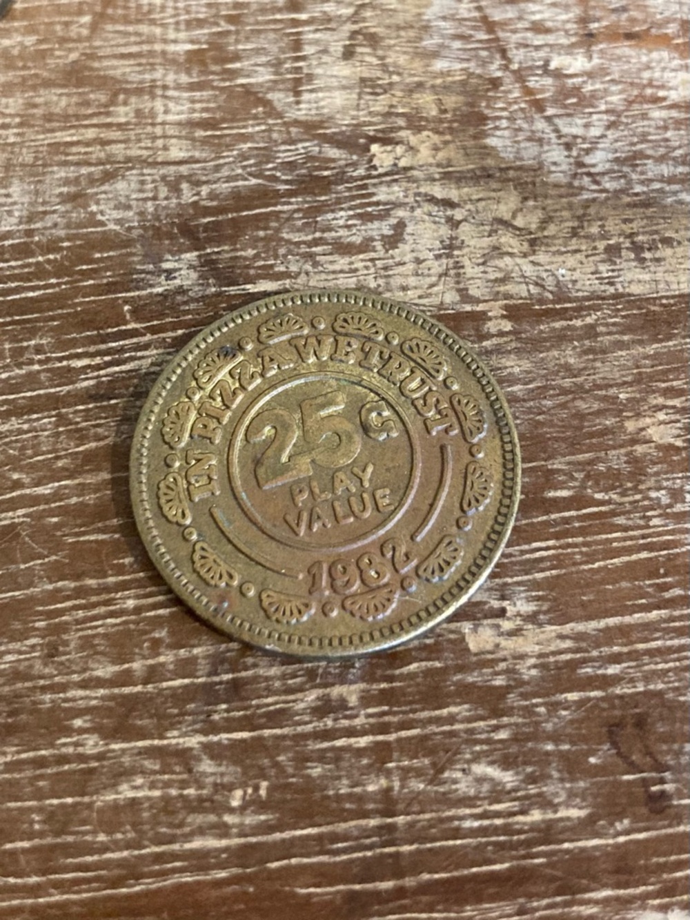 13 Vintage Chuck E. Cheese Coins 1982 and 1983 - Picture 12 of 15